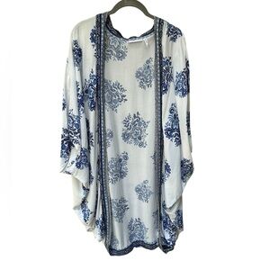 LUQ Blue and White Floral Kimono size XL